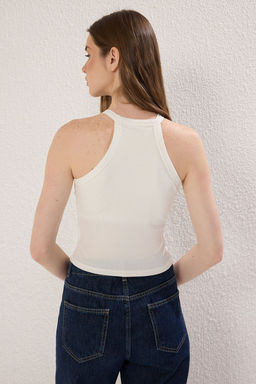 Ekru Ici Pedli Bra Detayl? Fitted/Vucuda Oturan Orme Atlet TWOSS25AL00026