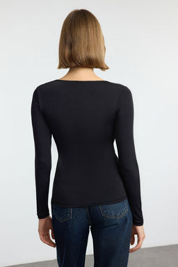 Trendyolmilla Siyah Buzgu/Drape Detayl? Fitted/Vucuda Oturan Uzun Kollu Esnek Orme Bluz TWOAW25BZ00247