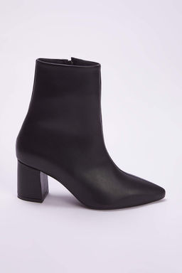 Siyah Sivri Burun Kad?n Blok Topuklu Yar?m Bot
TAKAW26BO00067 - Trendyolmilla фото 3