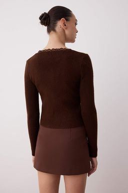 Tas Crop Dantel Garnili Kare Yaka Yumusak Dokulu Fitted/Vucudu Saran Triko H?rka TWOAW26HI00061 - Trendyolmilla фото 4