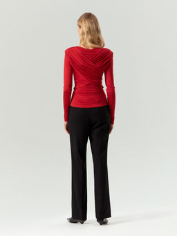 ЕМКА / Лонгслив с драпировкой и подплечниками - Emka фото 5