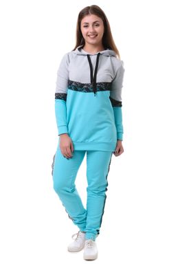 Костюм с кружевом