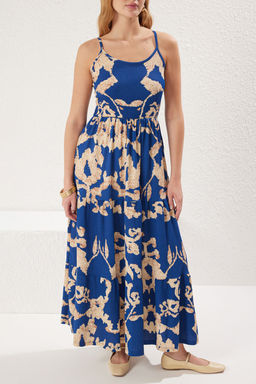 Mavi Bask?l? Havuz Yaka Ask?l? Skater/Belden Ac?lan Esnek Maxi Orme Elbise TWOSS25EL00527 - Trendyolmilla фото 3