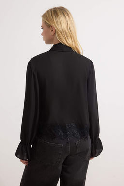 Siyah Fular ve Dantel Detayl? S?k Dokuma Bluz TWOSS26BZ00214