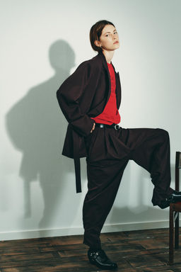 PLEATED TROUSERS WITH BUTTON HEM - Zara фото 6