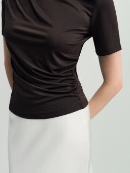 Приталенная футболка из модала / Zarina  фото 5