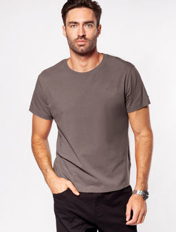 VILATTE / Футболка из премиального хлопка с эластаном