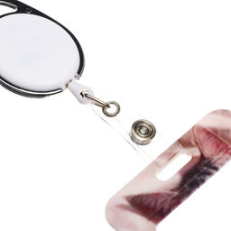 Цена за 2 шт. Бейдж - карман вертикальный внешний 110×68 мм, внутренний размер 85×54 мм, рулетка-карабин 60 см, пластиковый «Котик»