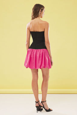TRENDYOLMILLA Siyah-Fusya Vucuda Oturan Balon Etek Detayl? S?k K?sa Elbise TPRSS25EL00096