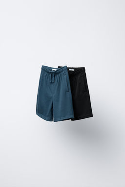 TWO-PACK OF PLAIN STRAIGHT BERMUDA SHORTS