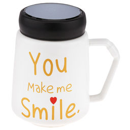 Кружка фарфоровая "Признания" "You make me smile" 600мл, д9,5см h13,3см, матовая глазурь, деколь с золотом, цвет - белый, пластмассовая, винтовая крышка, герметичная, с силиконовым уплотнителем, д/горла 6,6см, д/основания 5,6см, в подарочной коробке