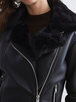 K?rkl? Yaka Kad?n Deri G?r?n?ml? Mont