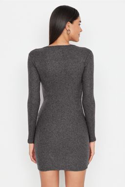 TRENDYOLMILLA Antrasit C?tc?t Detayl? Vucuda Oturan Kare Yaka Mini Fitilli Esnek Orme Kalem Elbise TWOAW23EL01393  фото 5