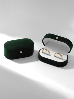 Футляр бархатный под серьги/ кольца/запонки, Овал вытянутый 7.5?4, цвет зелёный, вставка белая