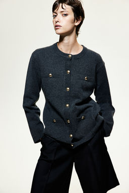 Cardigan con botones