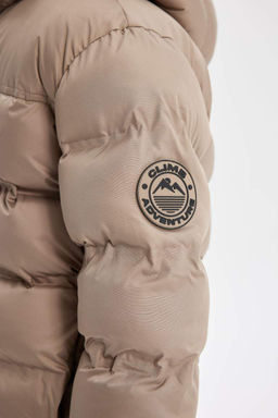 Водоотталкивающее пальто с капюшоном для мальчика - Defacto фото 6