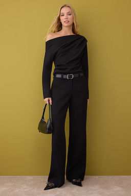 Siyah Buzgu/Drape Detayl? Dokumlu Asimetrik Yaka Orme Bluz TWOAW26BZ00138