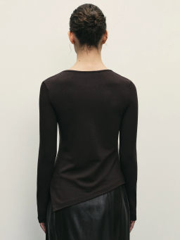 Лонгслив из вискозы асимметричного кроя / Zarina  фото 5