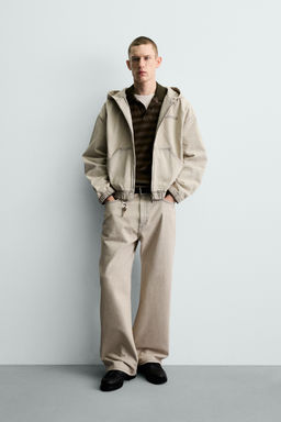 CAZADORA DENIM CAPUCHA BORDADOS / Crudo / Marr?n