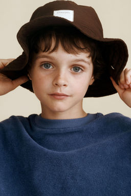 GORRO BUCKET CREATED BY CARAMEL LONDON X ZARA / Marr?n
