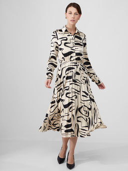 Платье из принтованной атласной ткани