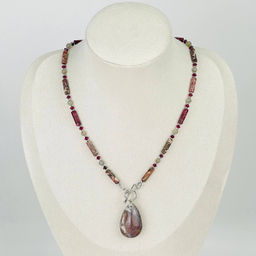 Колье из леопардовой Яшмы, Лабрадора, Граната и Лодолита