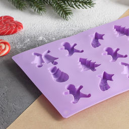 Форма для конфет и шоколада новогодняя Доляна Ёлочки - иголочки, силикон, 30?17.3?1.3 см, 15 ячеек, сиреневая