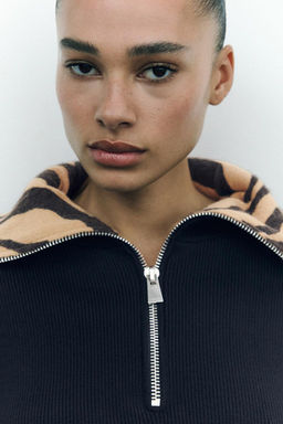 ANIMAL PRINT JACQUARD COLLAR SWEATER - Zara фото 4