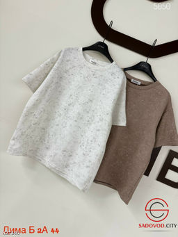 Футболка женская со стразами