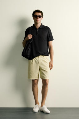 POLO REGULAR FIT C??AMO - VISCOSA / Negro