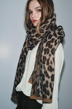 JACQUARD ANIMAL PRINT SCARF