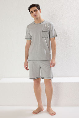 TRENDYOL MAN Gri Regular Fit Karyoka Dikisli Orme Sortlu Pijama Tak?m? TMNSS25PT00017