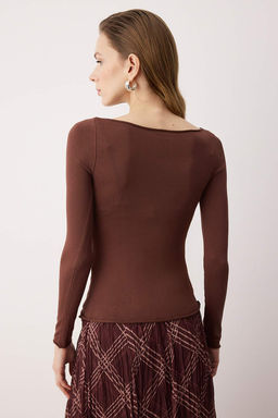 Kahverengi Yumusak Dokulu Kay?k Yaka Triko Kazak TWOAW26KZ00293