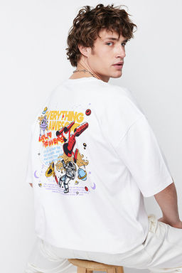 Beyaz Oversize/Geni_ Kesim Uzay Bask_l_ %100 T-Shirt TMNSS24TS00085