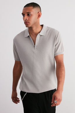 TRENDYOL MAN Tas Regular Fit Ajurlu Fermuarl? Triko Polo Yaka T-Shirt TMNSS24PO00001