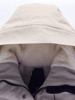 Парка зимняя подростковая для девочки с капюшоном бежевого цвета 9538B - Valianly фото 11