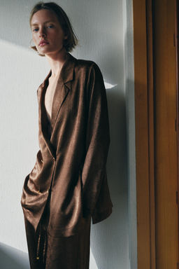 PANTAL?N FLUIDO EFECTO ARRUGADO / Marr?n - Zara фото 2