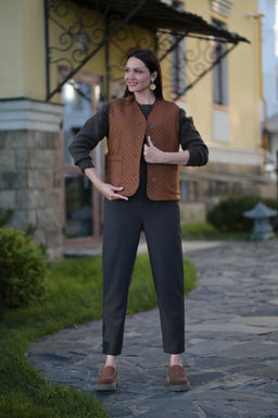 Жилет костюмная ткань в составе шерсть