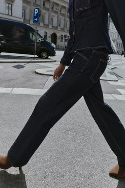 Z1975 STRAIGHT SLIM MID-WAIST BELTED JEANS - Zara фото 5