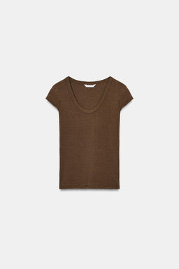 CAMISETA CUELLO OLLA / Marr?n