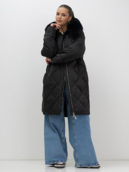 Пальто зимнее утепленное с мехом и капюшоном тренд черного цвета 7753Ch - Visdeer фото 2