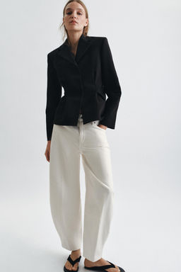 BLAZER PEPLUM ESTRUCTURA ZW COLLECTION / Negro