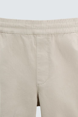 BERMUDA TWILL RELAXED FIT / Tostado
