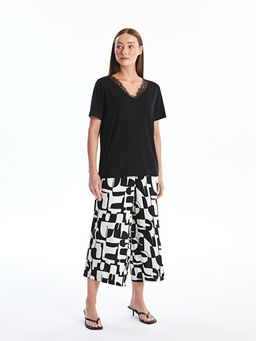 V Yaka Dantel Detayl? K?sa Kollu Kad?n Bluz