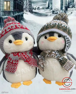 Пингвин в шапке и шарфе