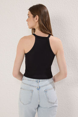 TRENDYOLMILLA Siyah Ici Pedli Bra Detayl? Fitted/Vucuda Oturan Orme Atlet TWOSS25AL00026  фото 8