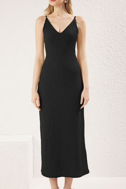 TRENDYOLMILLA Yag Yesil Duz S?rt Dekolteli Ask?l? Maxi Esnek Orme Elbise TWOSS25EL00366