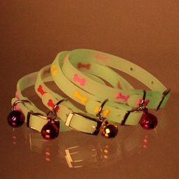 Цена за 6 шт. Ошейник для кошек с колокольчиком 1*30см "Neon-Кость" светящийся Ultramarine