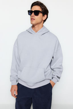 TRENDYOL MAN Siyah Kapusonlu Oversize/Genis Kesim Nak?sl? Etiketli Yumusak Kumas Sweatshirt TMNAW24SW00031 - Trendyolmilla фото 16