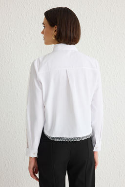 TRENDYOLMILLA Beyaz Kol ve Omuzlarda Dantel Detayl? Regular Normal Kal?p Dokuma Gomlek TWOSS25GO00049  фото 5